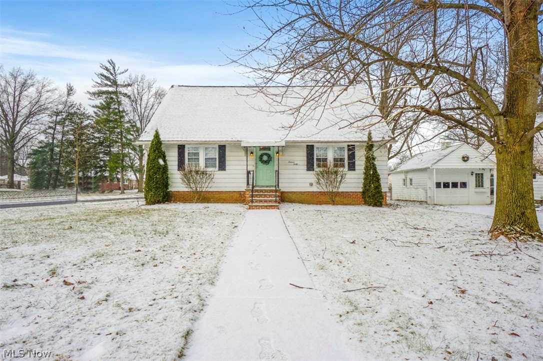1640 Sunview Road Cleveland, OH 44124 - Photo 1 of 30