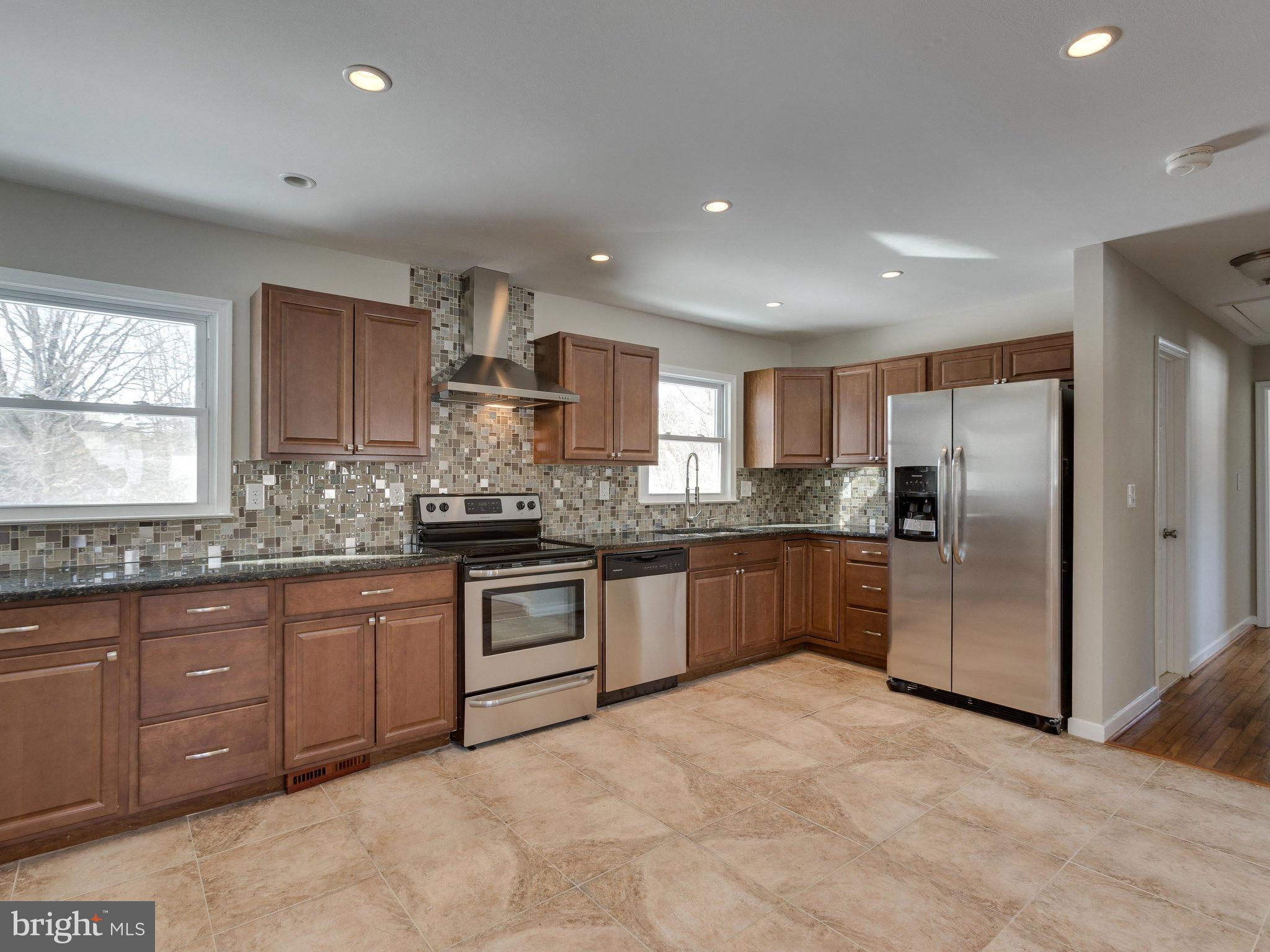 15301 Thoroughfare Road Gainesville, VA 20155 - Photo 14 of 30 Kitchen