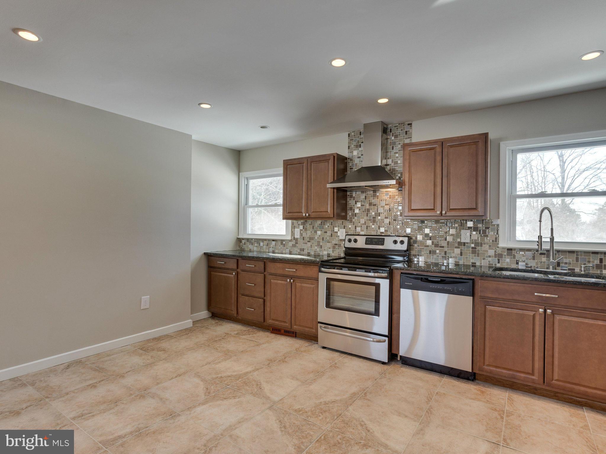 15301 Thoroughfare Road Gainesville, VA 20155 - Photo 15 of 30 Kitchen