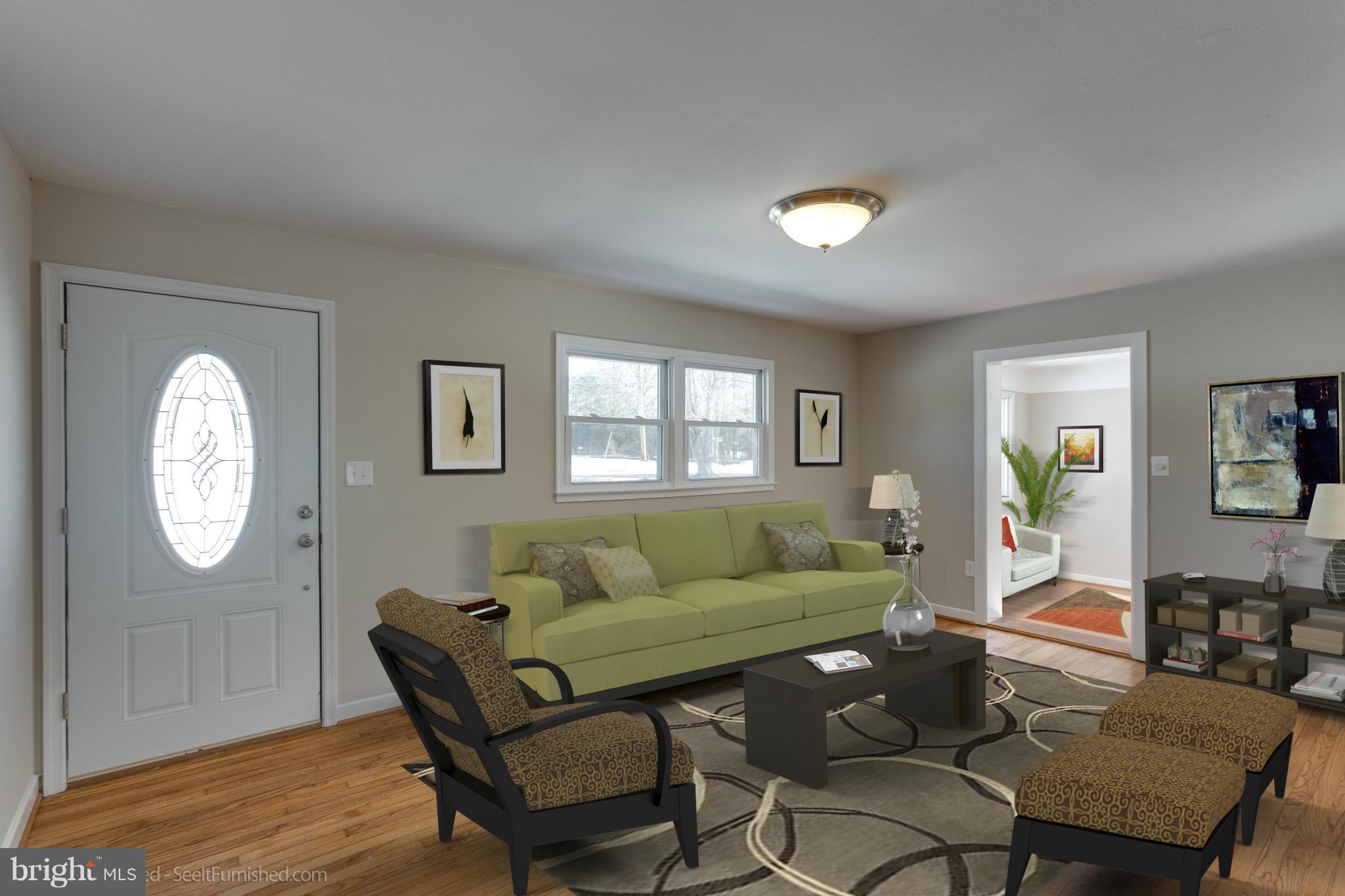 15301 Thoroughfare Road Gainesville, VA 20155 - Photo 3 of 30 Living Room