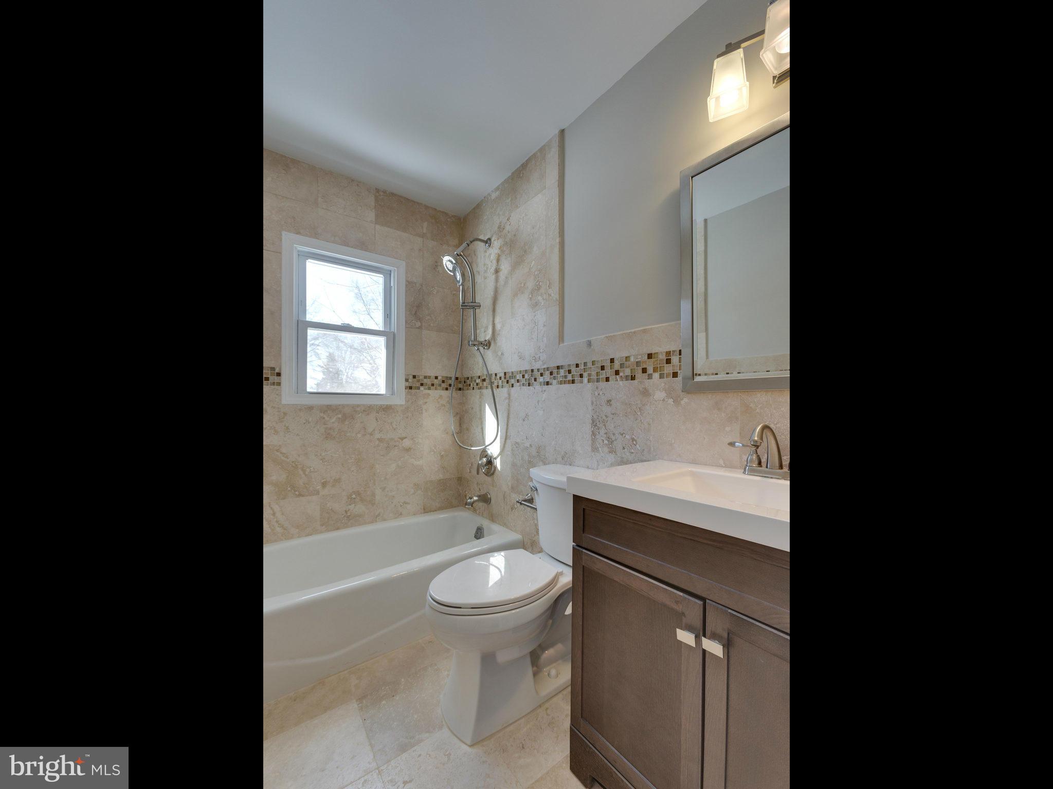15301 Thoroughfare Road Gainesville, VA 20155 - Photo 24 of 30 Bath
