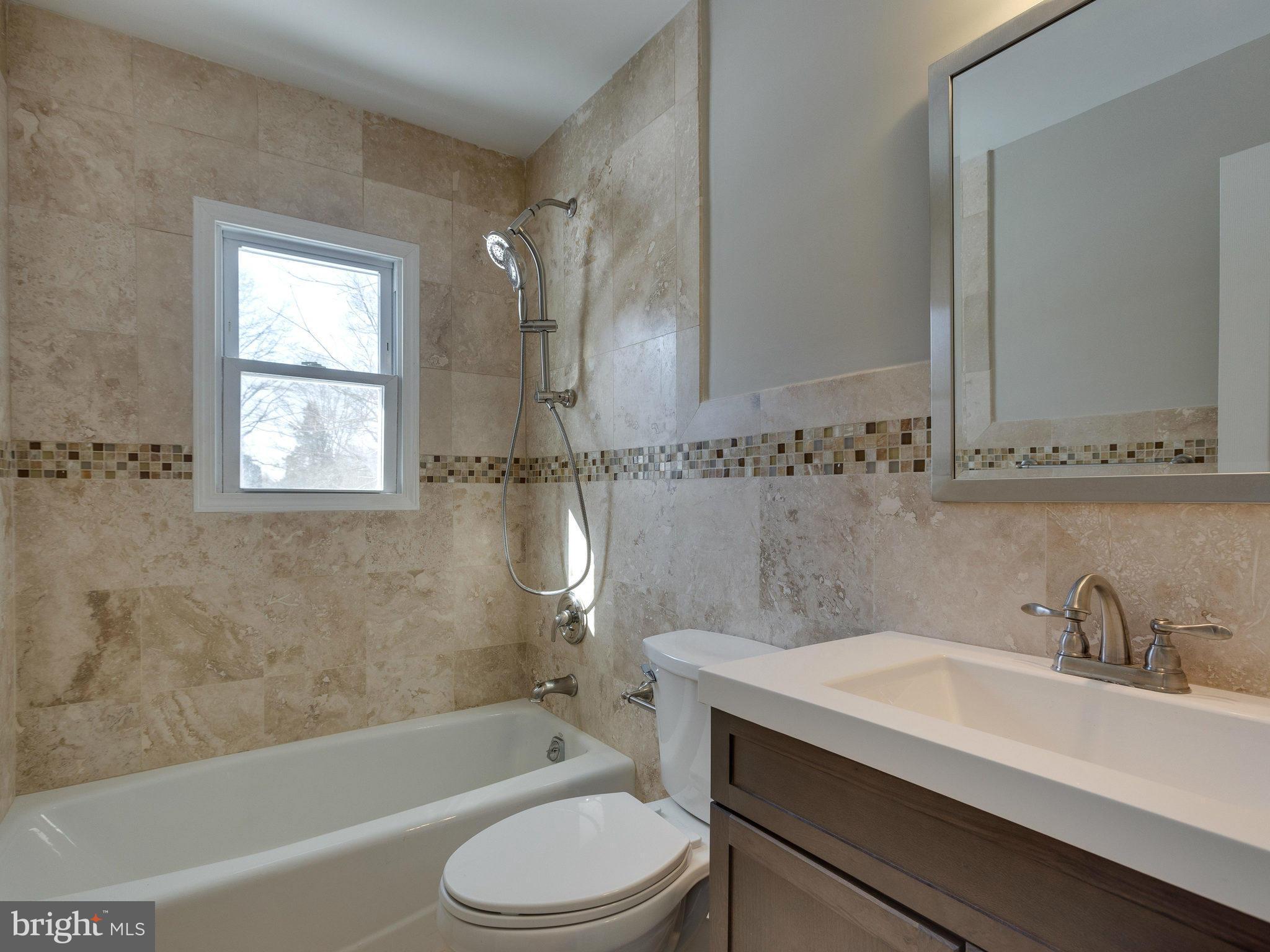 15301 Thoroughfare Road Gainesville, VA 20155 - Photo 25 of 30 Bath