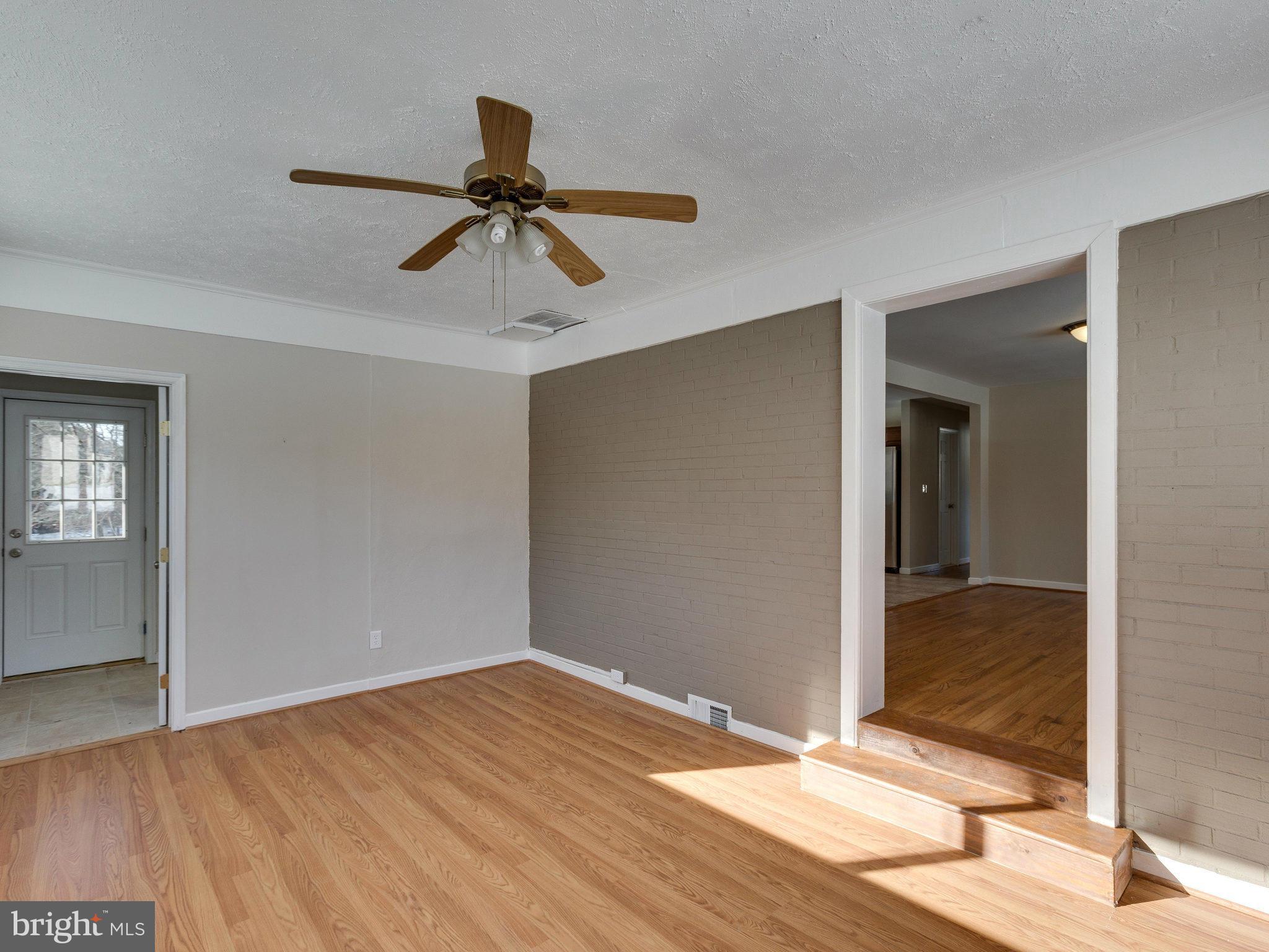 15301 Thoroughfare Road Gainesville, VA 20155 - Photo 10 of 30 Family Room