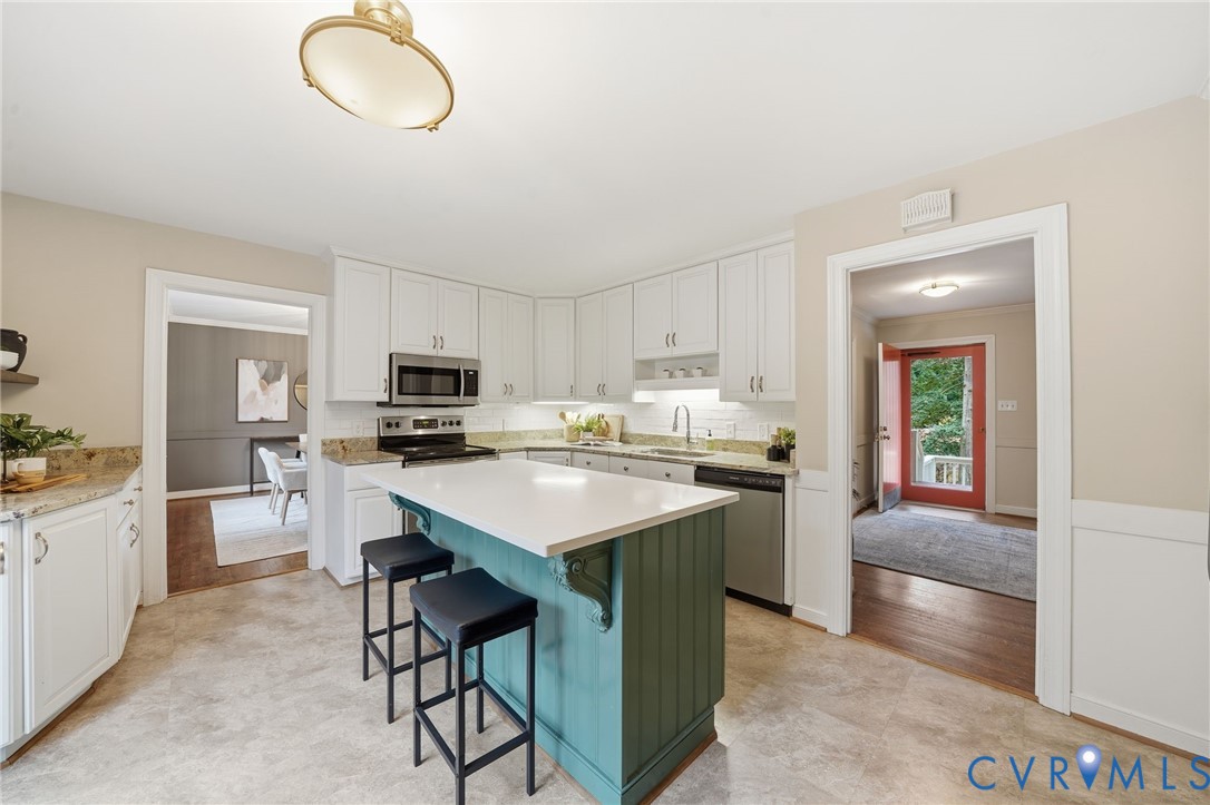 7832 Ardendale Road Richmond, VA 23225 - Photo 3 of 32 Updated Kitchen with Coffee Bar!