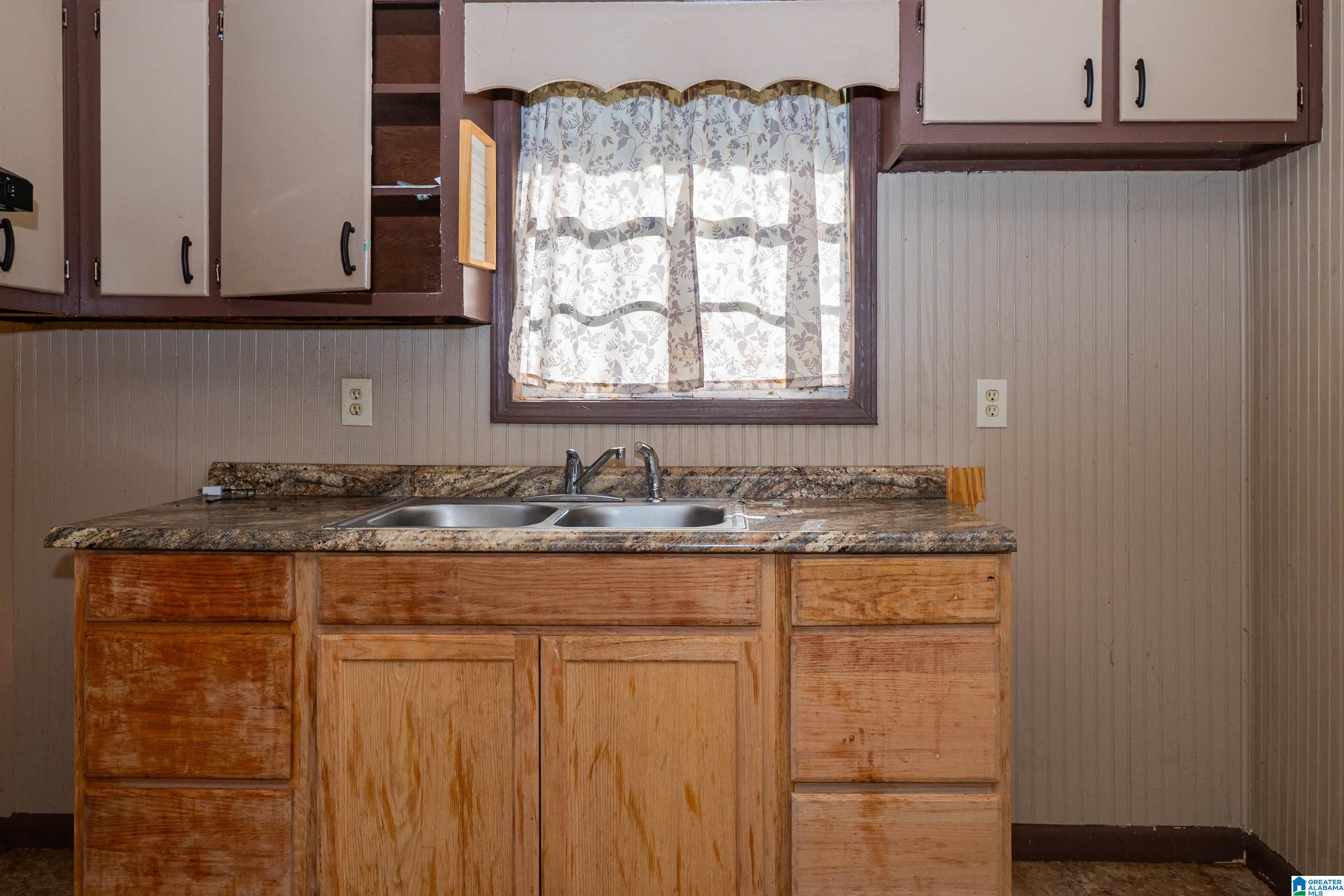 2300 Roberta Road Birmingham, AL 35214 - Photo 4 of 11