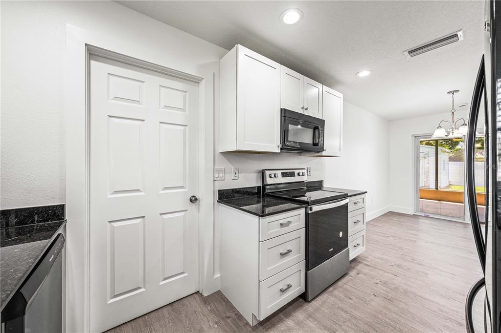 5672 South Lockwood Ridge Road Sarasota, FL 34231 - Photo 20 of 63 Gallery Image 20