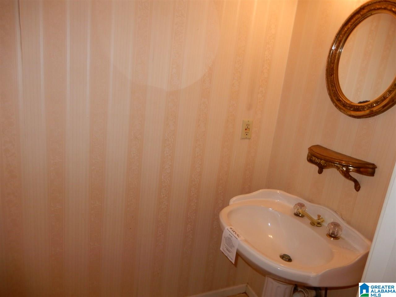 372 Stonebridge Road Birmingham, AL 35210 - Photo 9 of 17