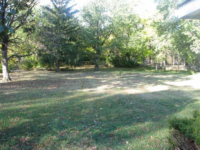 156 North Franklin Road Indianapolis, IN 46219 - Photo 11 of 17 Gallery Image 11