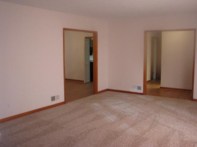 156 North Franklin Road Indianapolis, IN 46219 - Photo 4 of 17 Gallery Image 4