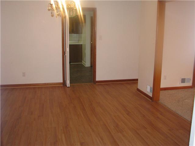156 North Franklin Road Indianapolis, IN 46219 - Photo 5 of 17 Gallery Image 5