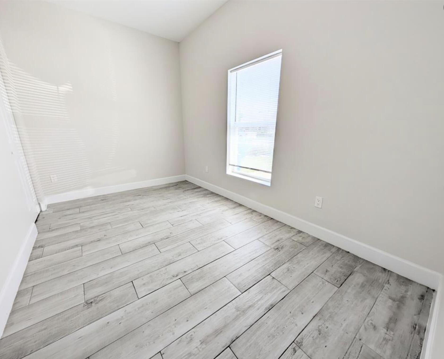 1562 West 26th Court Riviera Beach, FL 33404 - Photo 7 of 14 10