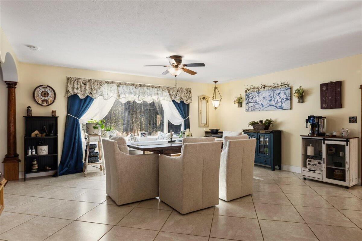 26 Old Country Way Limerick, ME 04048 - Photo 13 of 46 Dining area