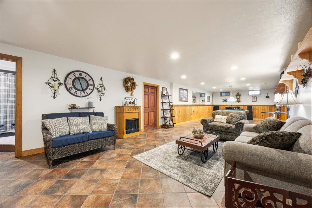 26 Old Country Way Limerick, ME 04048 - Photo 25 of 46 Finished basement