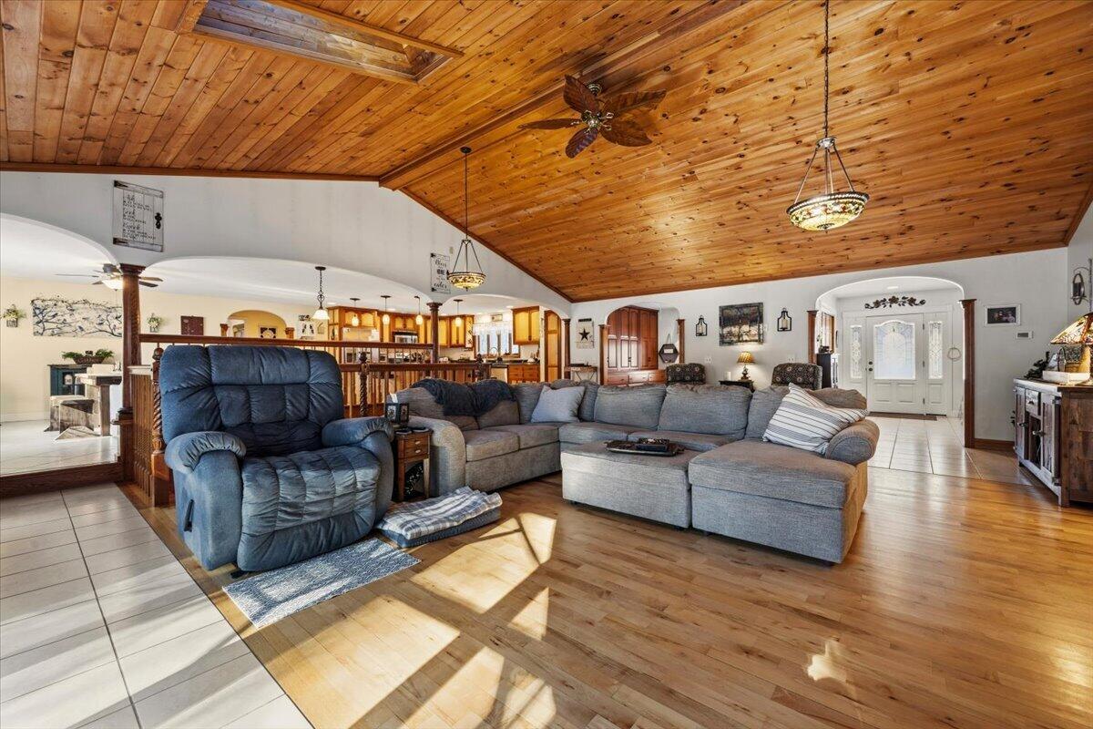 26 Old Country Way Limerick, ME 04048 - Photo 6 of 46 Living room