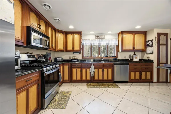 $685,000 | 26 Old Country Way, Limerick, ME 04048