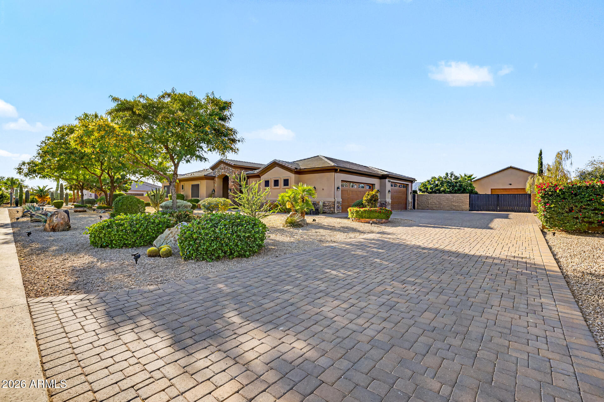 806 West Desert Ranch Road Phoenix, AZ 85086 - Photo 6 of 98 9 - Desert Ranch