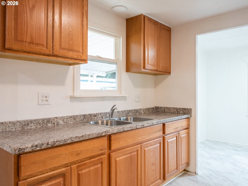 3950 Coburg Road, Unit 52 Eugene, OR 97408 - Photo 13 of 39