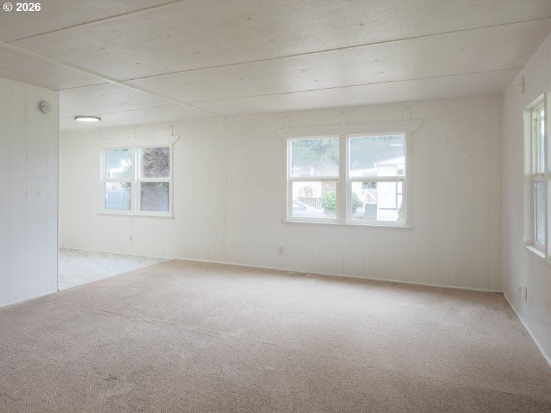 3950 Coburg Road, Unit 52 Eugene, OR 97408 - Photo 4 of 39