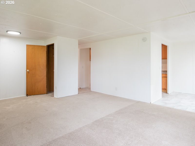 3950 Coburg Road, Unit 52 Eugene, OR 97408 - Photo 7 of 39