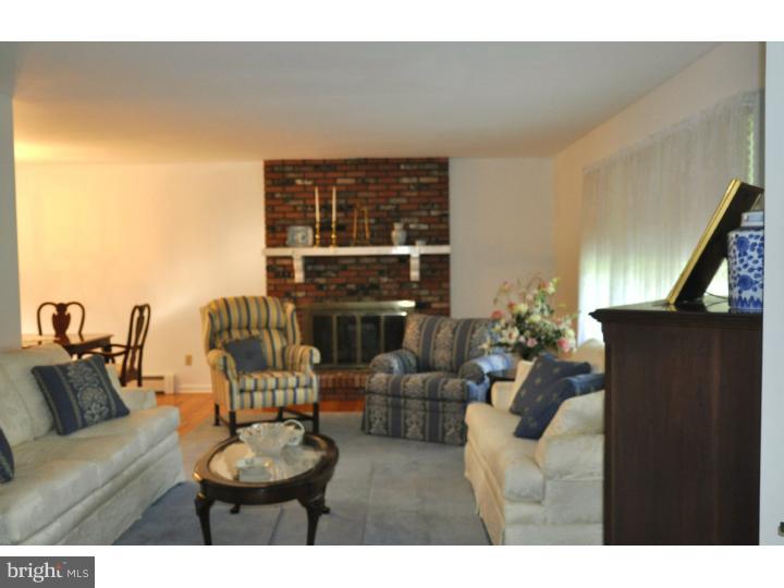 46 Hogback Road Chesterfield, NJ 08515 - Photo 5 of 24 Living Room