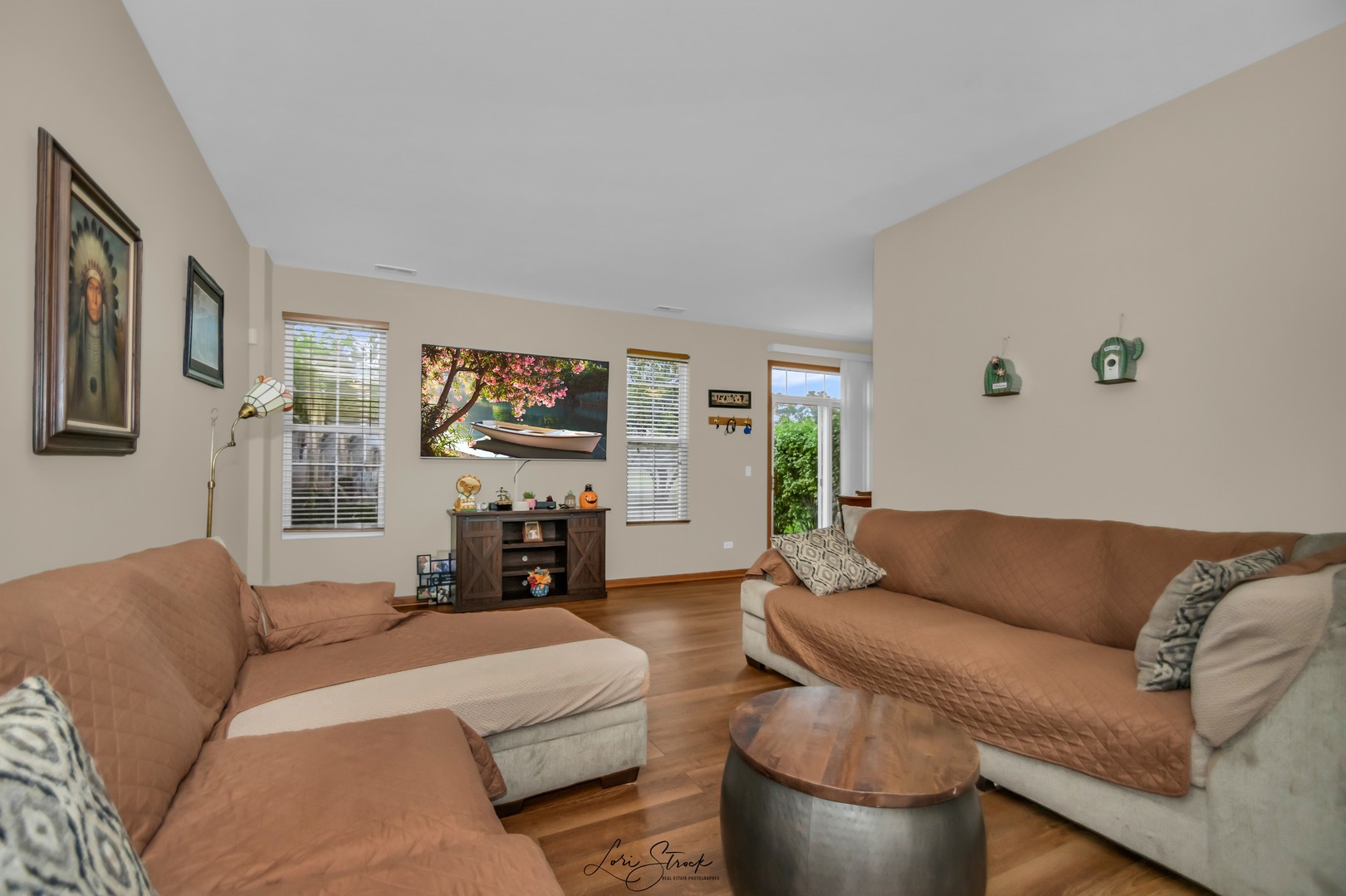 25009 Clare Circle Manhattan, IL 60442 - Photo 3 of 20 a living room with furniture and a couch