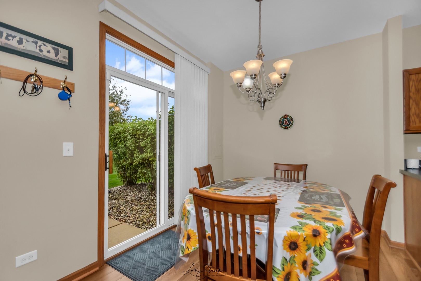 25009 Clare Circle Manhattan, IL 60442 - Photo 10 of 20 a bedroom with a bed and a window