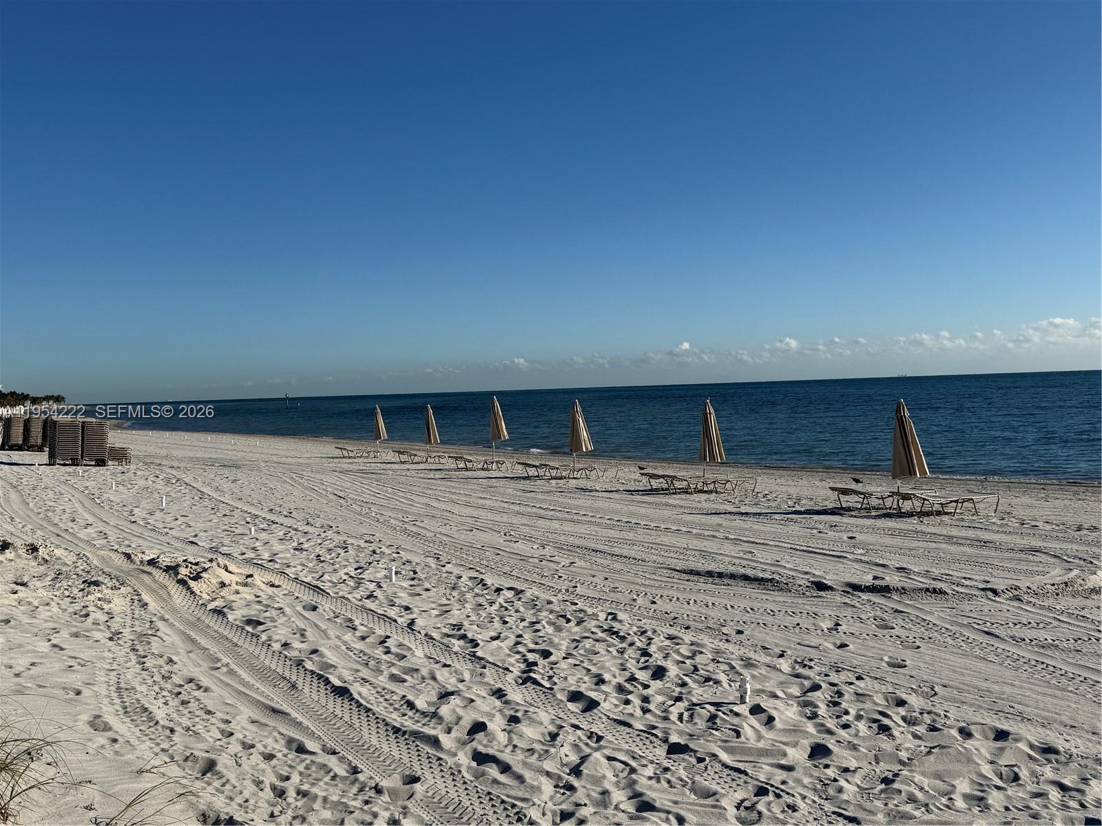 201 Crandon Boulevard, Unit 928 Key Biscayne, FL 33149 - Photo 34 of 38 a view of empty room