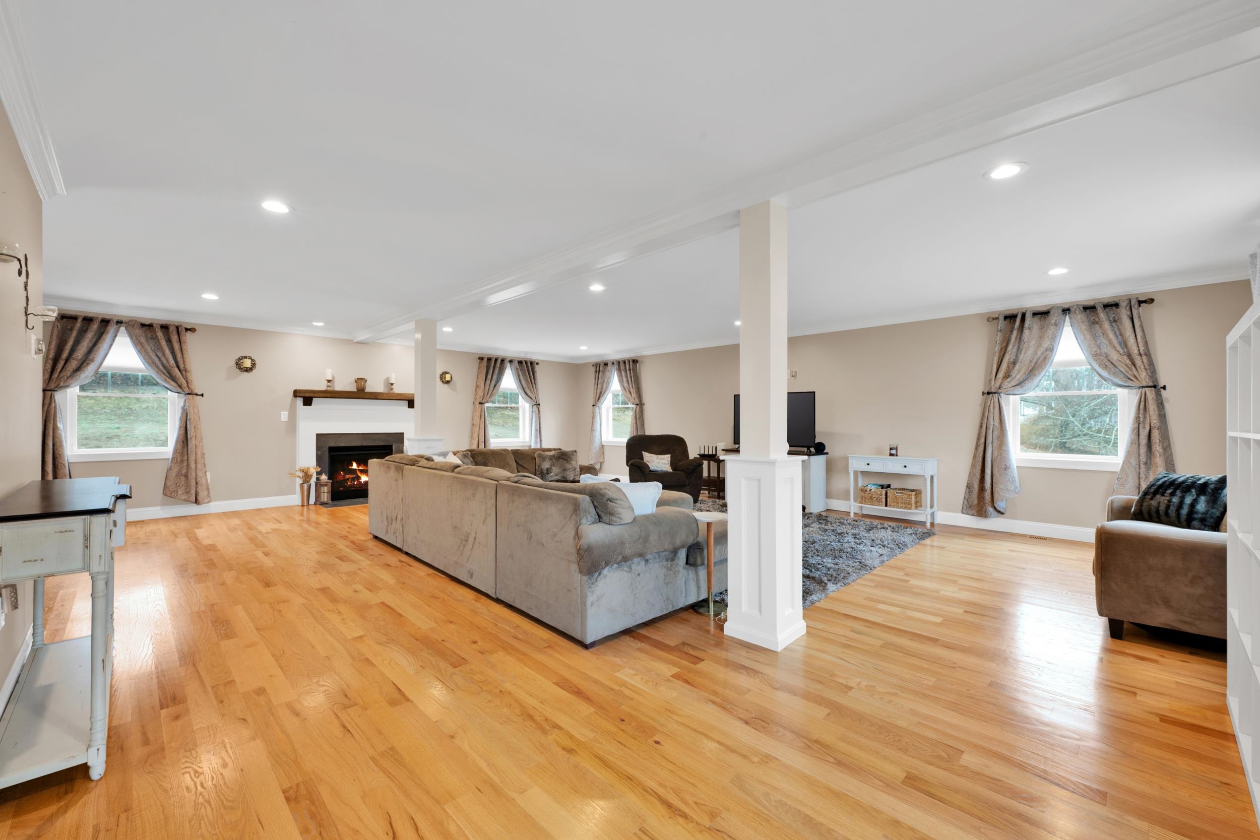 25 Riverview Circle Litchfield, NH 03052 - Photo 15 of 50