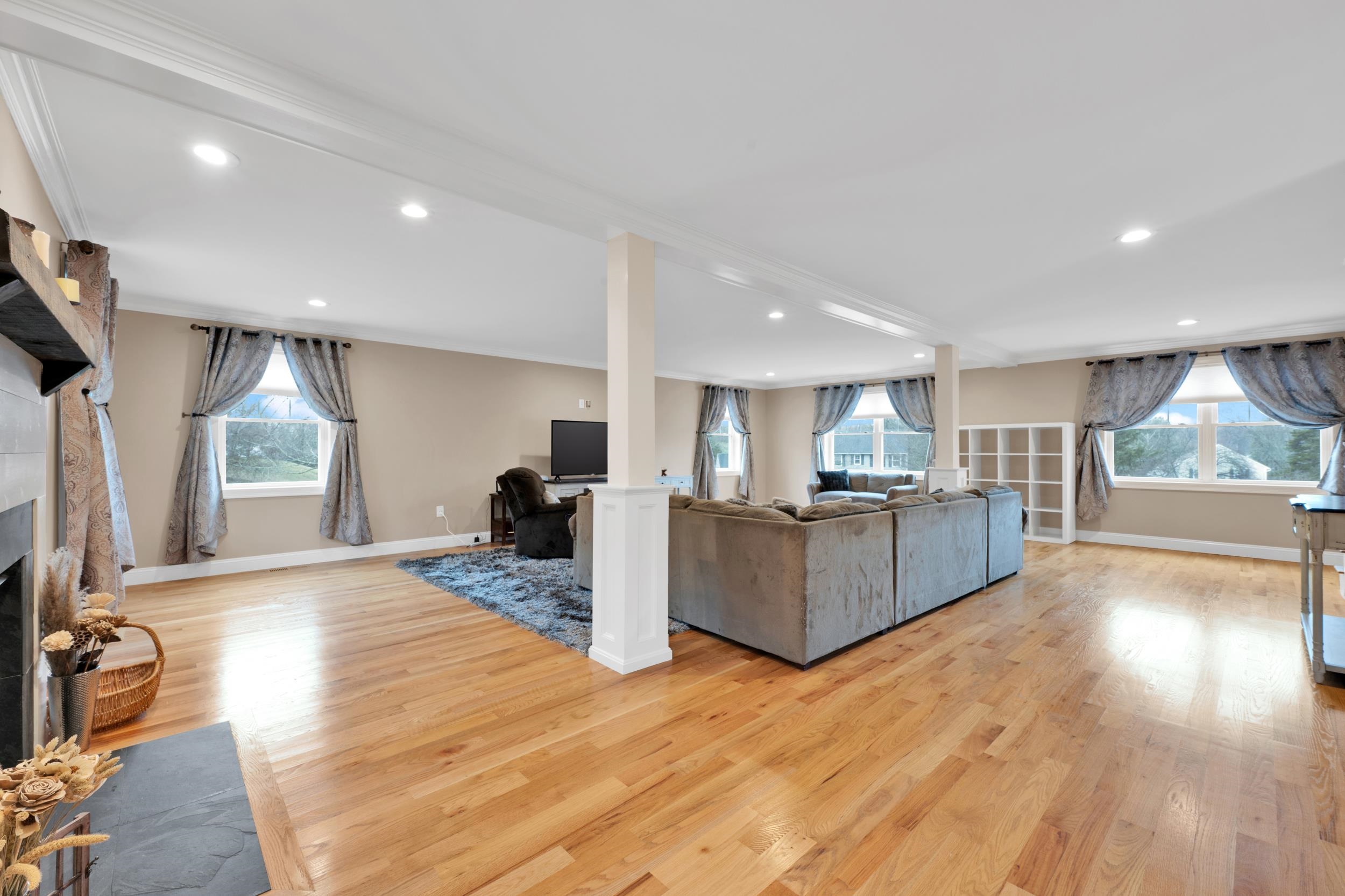 25 Riverview Circle Litchfield, NH 03052 - Photo 16 of 50