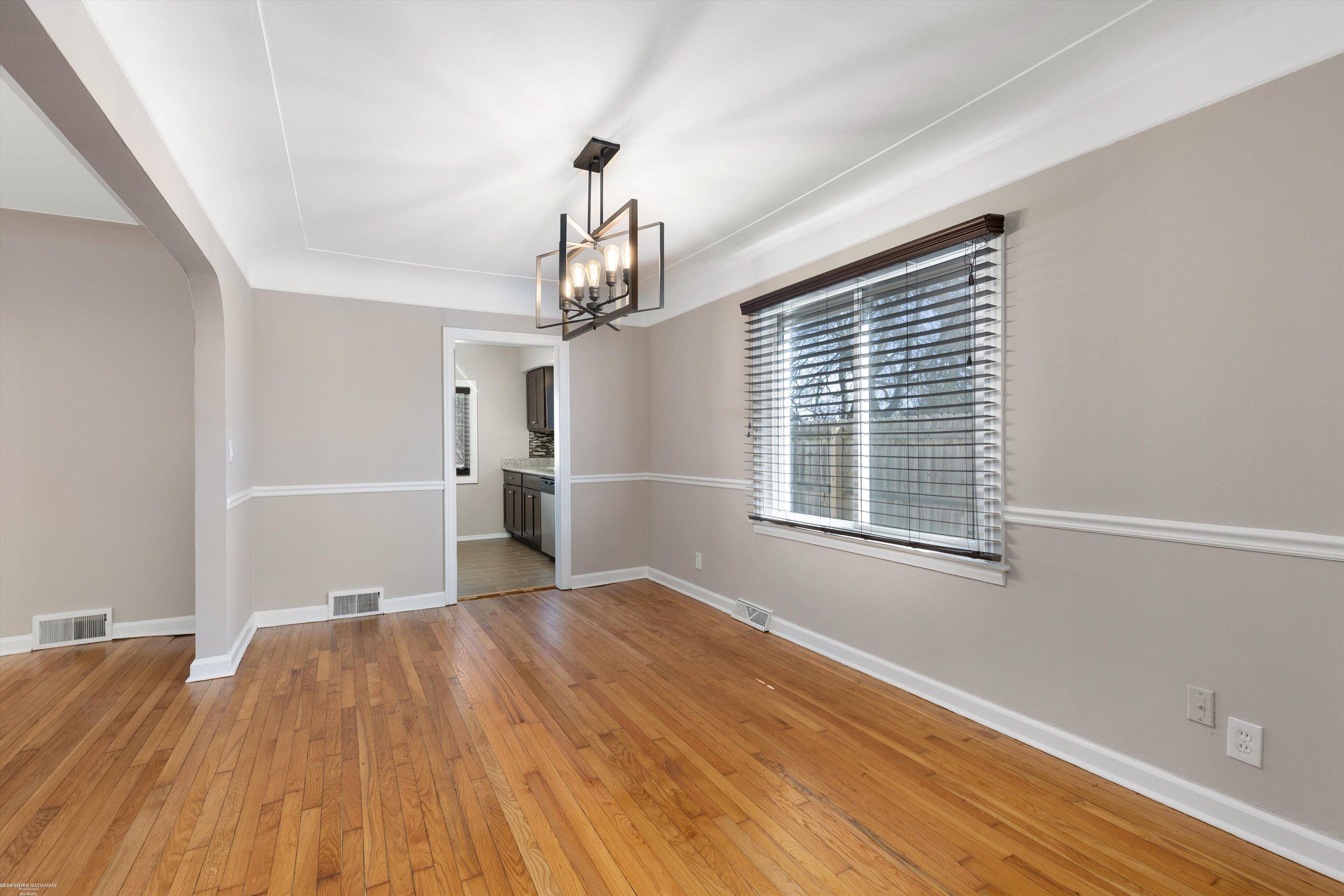 4492 Marr Avenue Warren, MI 48091 - Photo 4 of 29