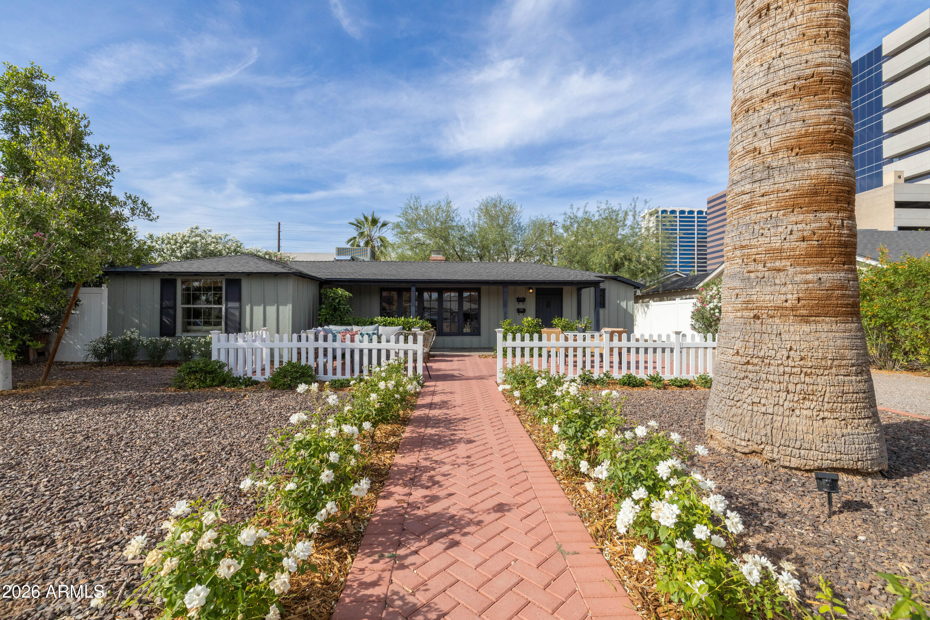 30 West Edgemont Avenue Phoenix, AZ 85013 - Photo 2 of 68 Great Front Landscaping