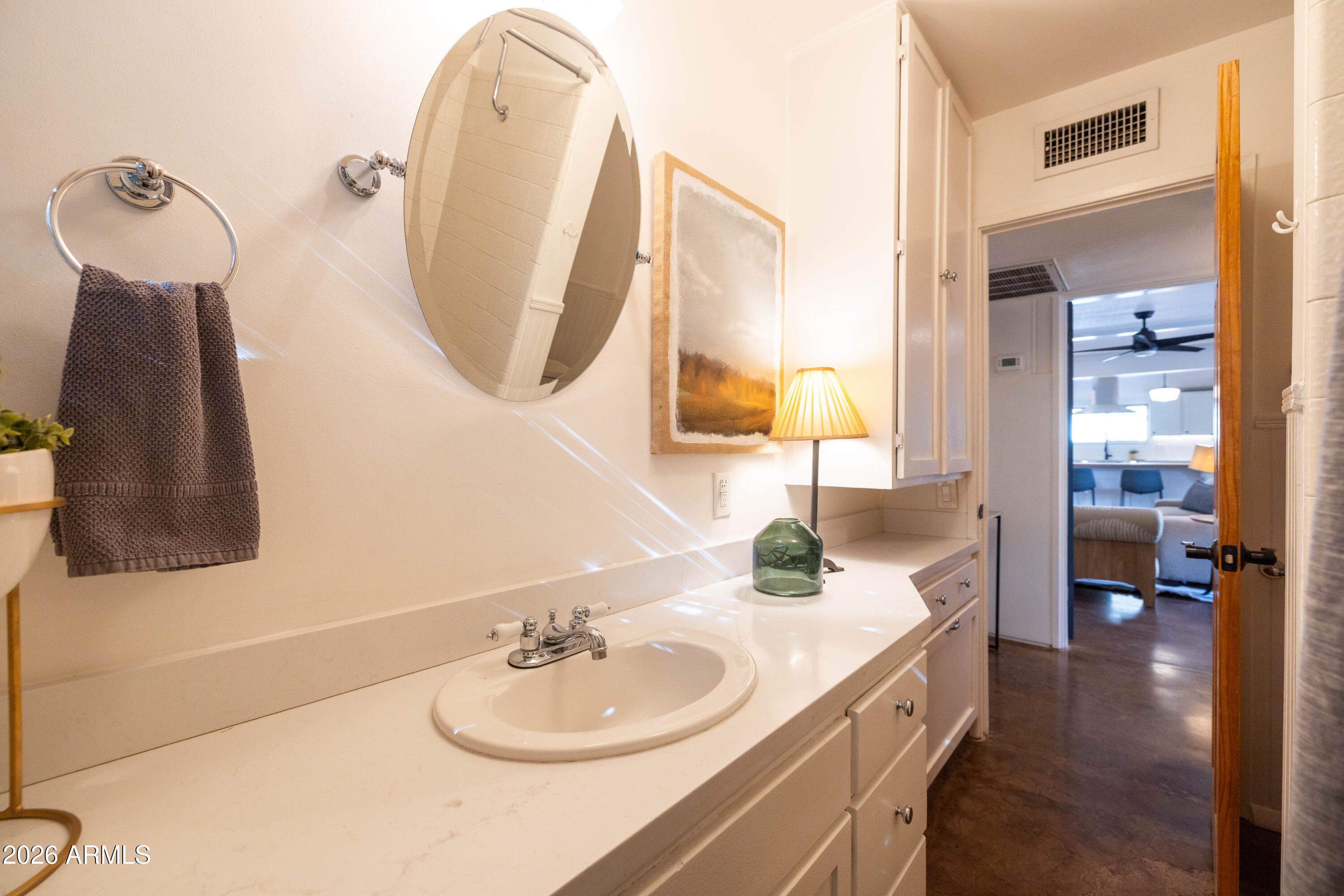 30 West Edgemont Avenue Phoenix, AZ 85013 - Photo 28 of 68 Guest Bathroom
