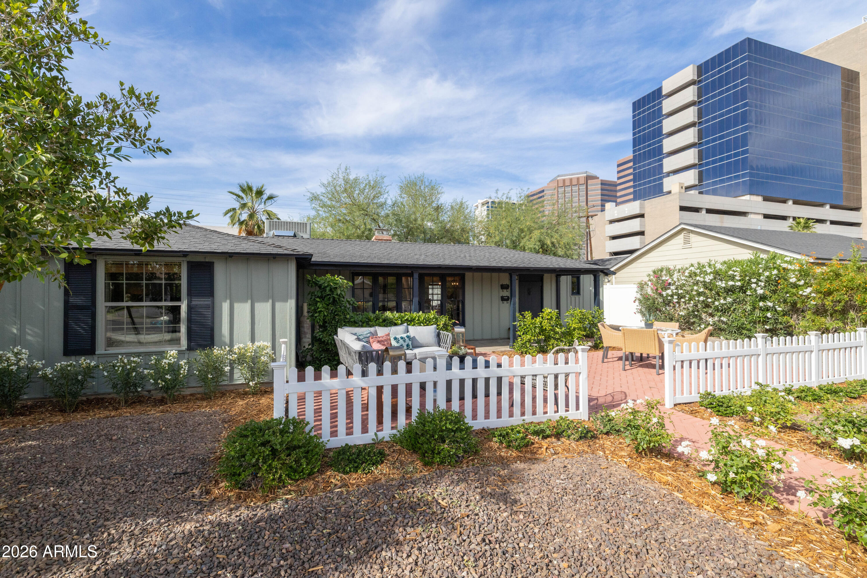 30 West Edgemont Avenue Phoenix, AZ 85013 - Photo 3 of 68 Skyline View