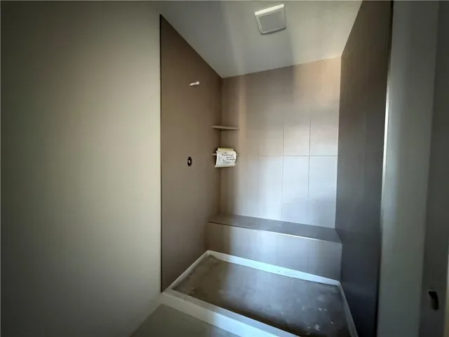 $460,500 | 704 Southeast 21st Street, Oak Grove, MO 64075