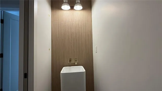 $460,500 | 704 Southeast 21st Street, Oak Grove, MO 64075