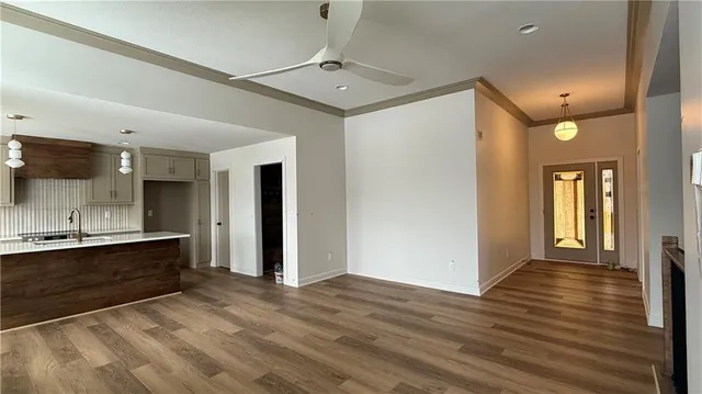 $460,500 | 704 Southeast 21st Street, Oak Grove, MO 64075