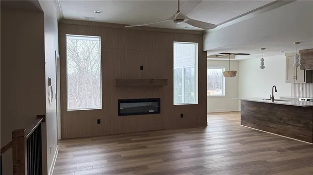 $460,500 | 704 Southeast 21st Street, Oak Grove, MO 64075