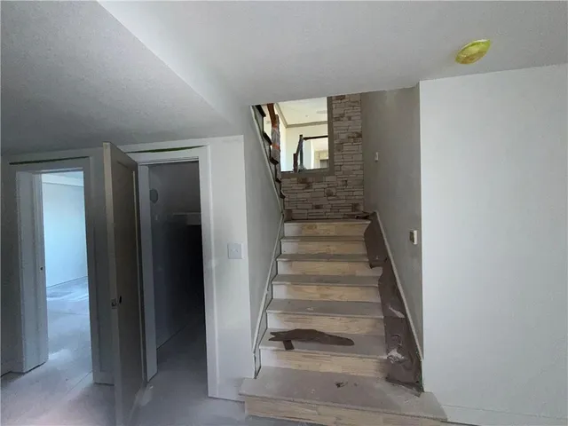 $460,500 | 704 Southeast 21st Street, Oak Grove, MO 64075