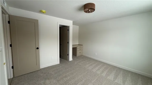 $460,500 | 704 Southeast 21st Street, Oak Grove, MO 64075