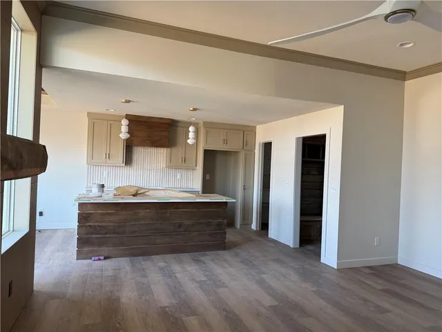 $460,500 | 704 Southeast 21st Street, Oak Grove, MO 64075