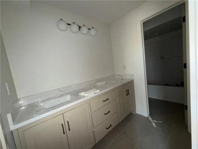 $460,500 | 704 Southeast 21st Street, Oak Grove, MO 64075