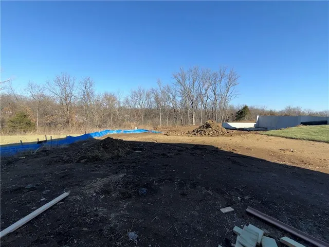 $460,500 | 704 Southeast 21st Street, Oak Grove, MO 64075