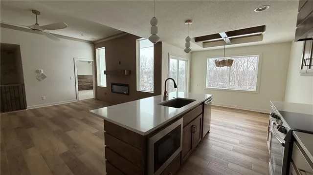 $460,500 | 704 Southeast 21st Street, Oak Grove, MO 64075