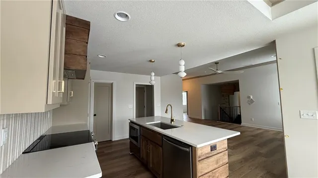 $460,500 | 704 Southeast 21st Street, Oak Grove, MO 64075