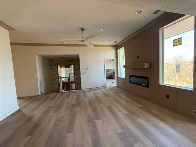 $460,500 | 704 Southeast 21st Street, Oak Grove, MO 64075