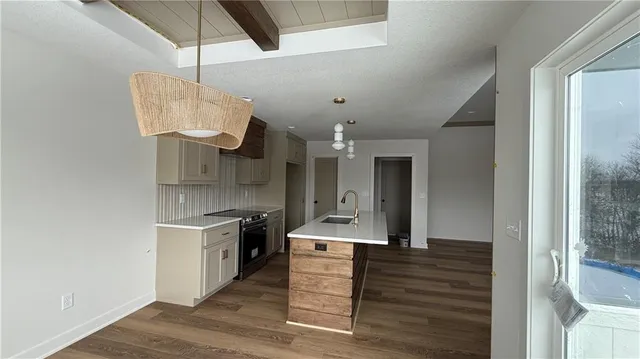 $460,500 | 704 Southeast 21st Street, Oak Grove, MO 64075