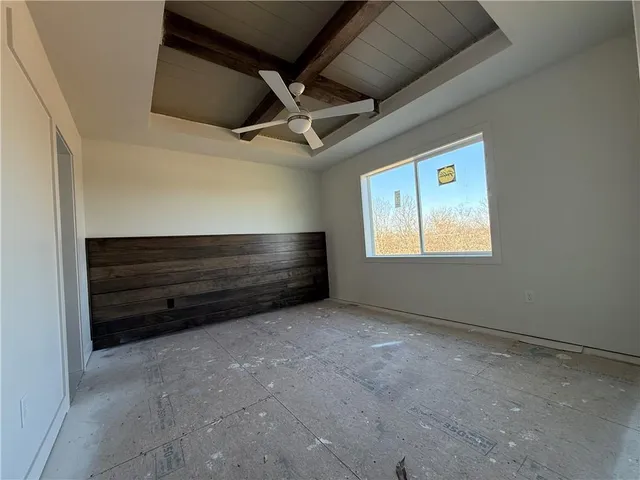 $460,500 | 704 Southeast 21st Street, Oak Grove, MO 64075