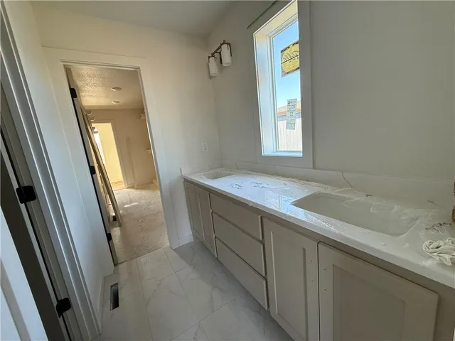 $460,500 | 704 Southeast 21st Street, Oak Grove, MO 64075