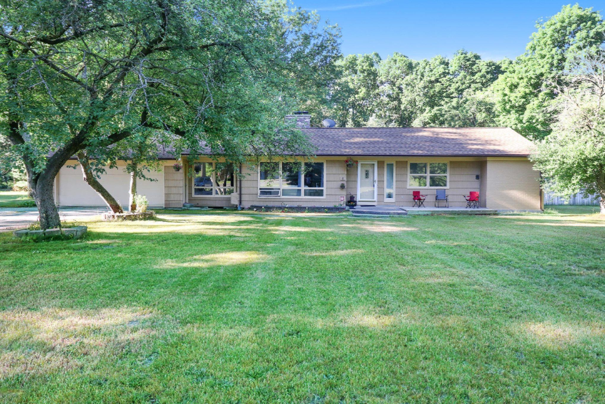 1775 East River Road Muskegon, MI 49445 - Photo 1 of 30 IMG_8877