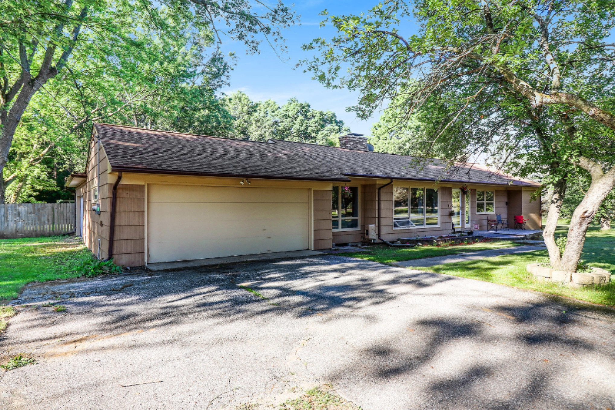 1775 East River Road Muskegon, MI 49445 - Photo 2 of 30 IMG_8868